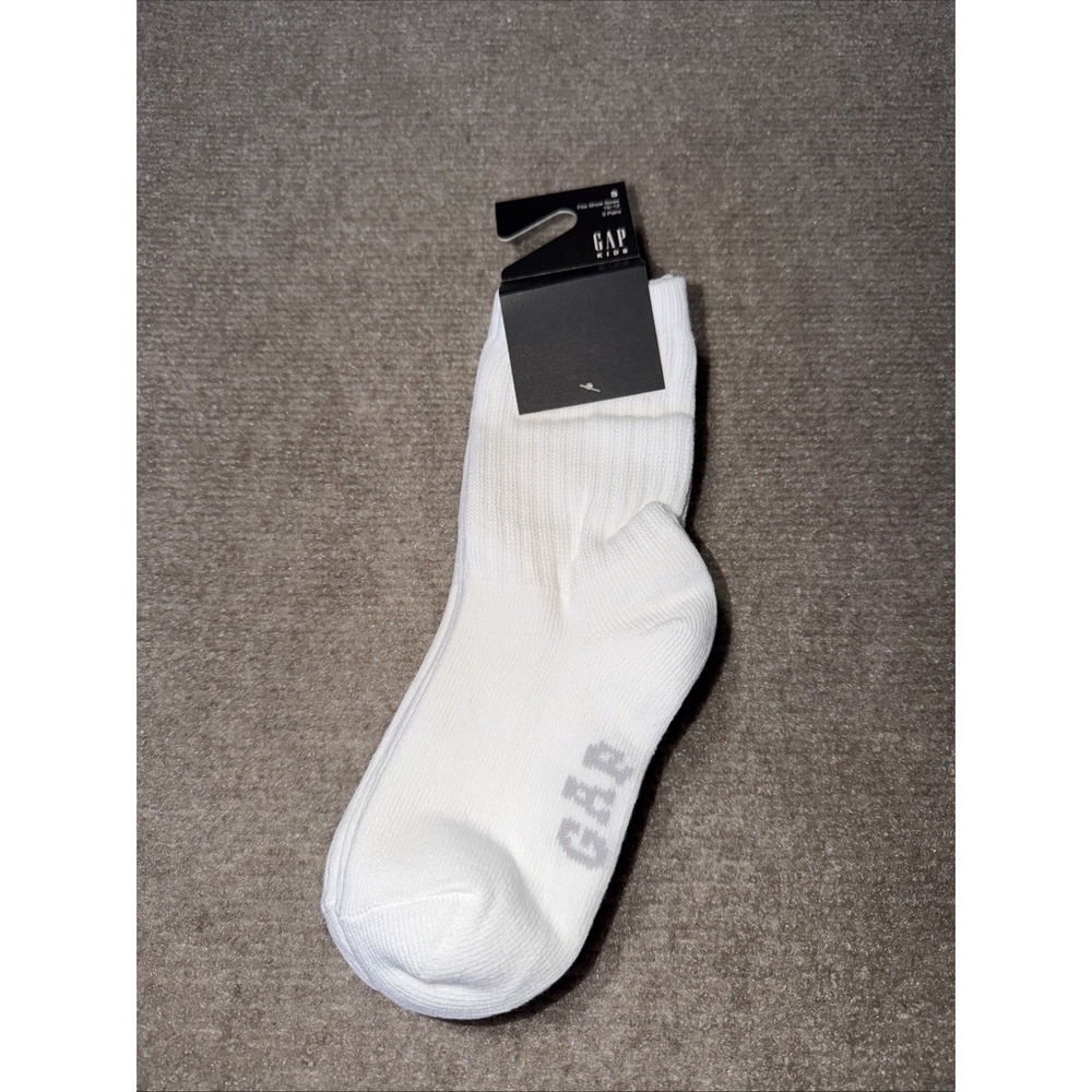NWT Gap Kids Crew Socks Youth Small White 3 Pairs Ribbed Logo Cotton Pack